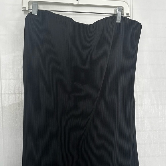 Abercrombie & Fitch Giselle Pleat Midi Dress - Picture 8 of 9